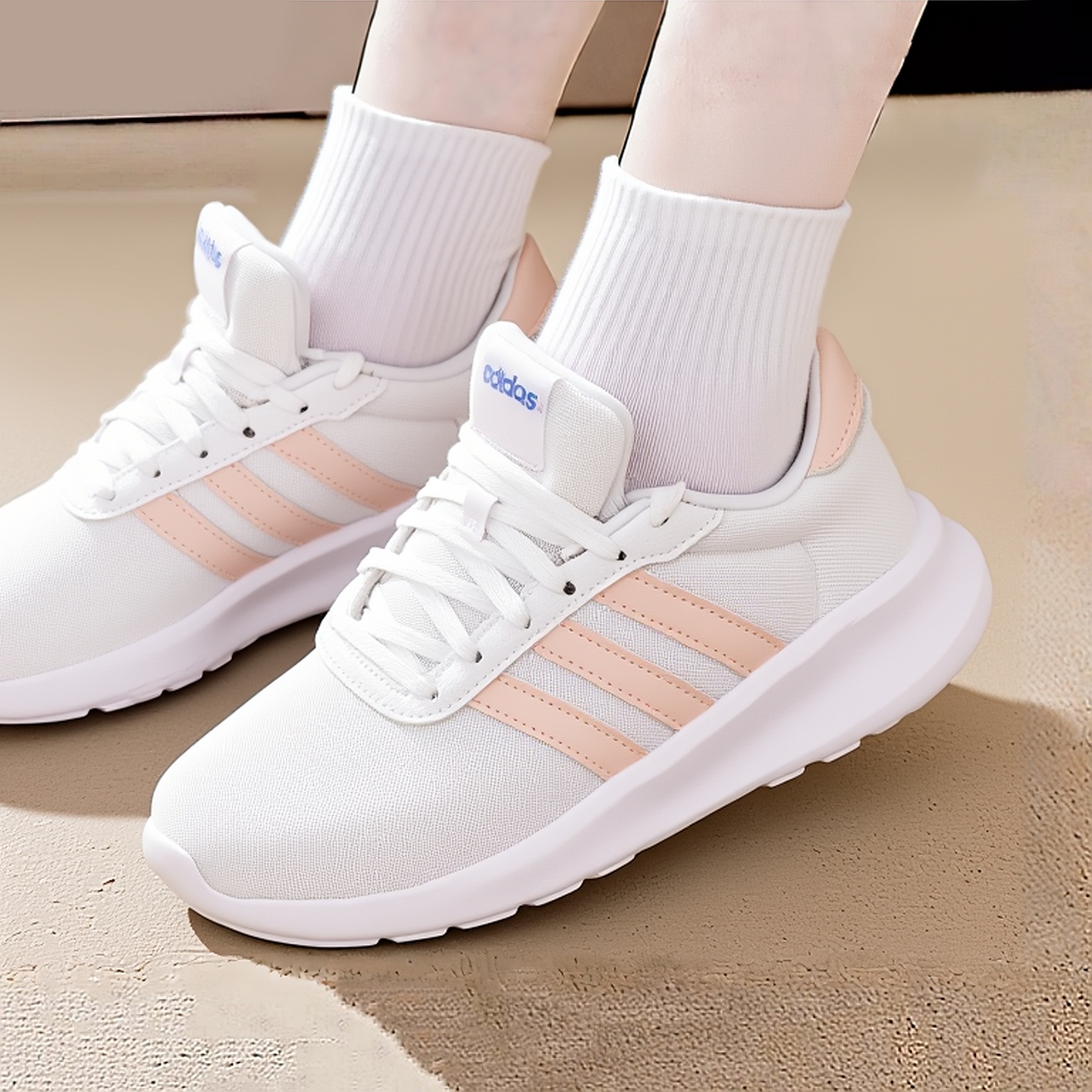 Adidas阿迪达斯官方旗舰女款运动鞋25冬季款官网正品跑步鞋HP6103