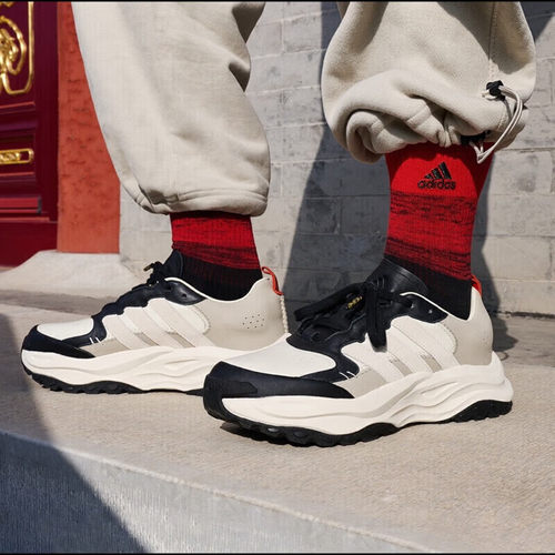 阿迪达斯训练缓震运动鞋adidas