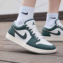 NIKE耐克官方板鞋aj1红色男鞋新款低帮运动鞋轻便复古休闲篮球鞋