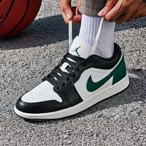 NIKE耐克男鞋Air Jordan 1 AJ1低帮复古篮球鞋运动休闲板鞋553558