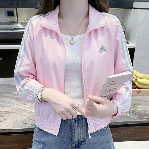 阿迪达斯女子DCE WV SL JKT运动健身夹克外套粉色短款梭织KS0038