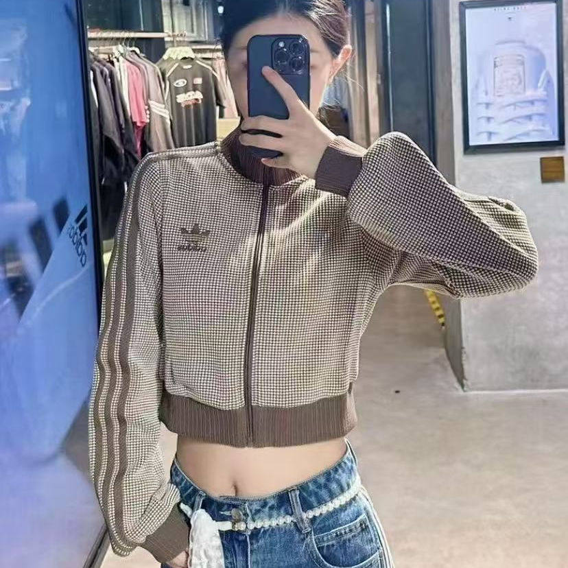 阿迪达斯三叶草女装2025新款运动服短款立领棉质夹克修身跑步外套,运动服/休闲服装,运动茄克/外套,淘宝优惠券,粉丝福利购,淘宝优惠卷