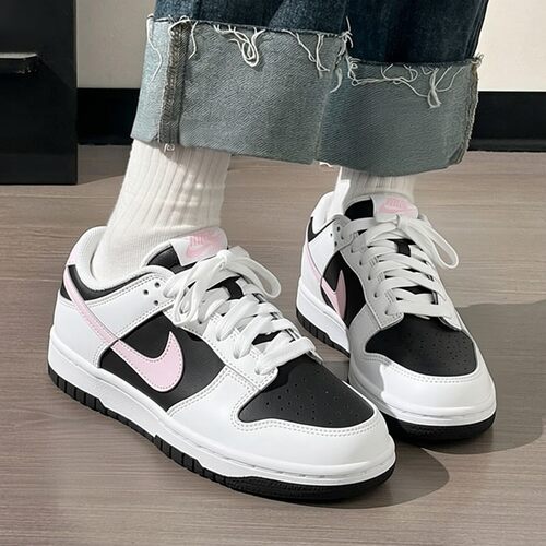 NIKE女DUNK低帮透气轻便板鞋