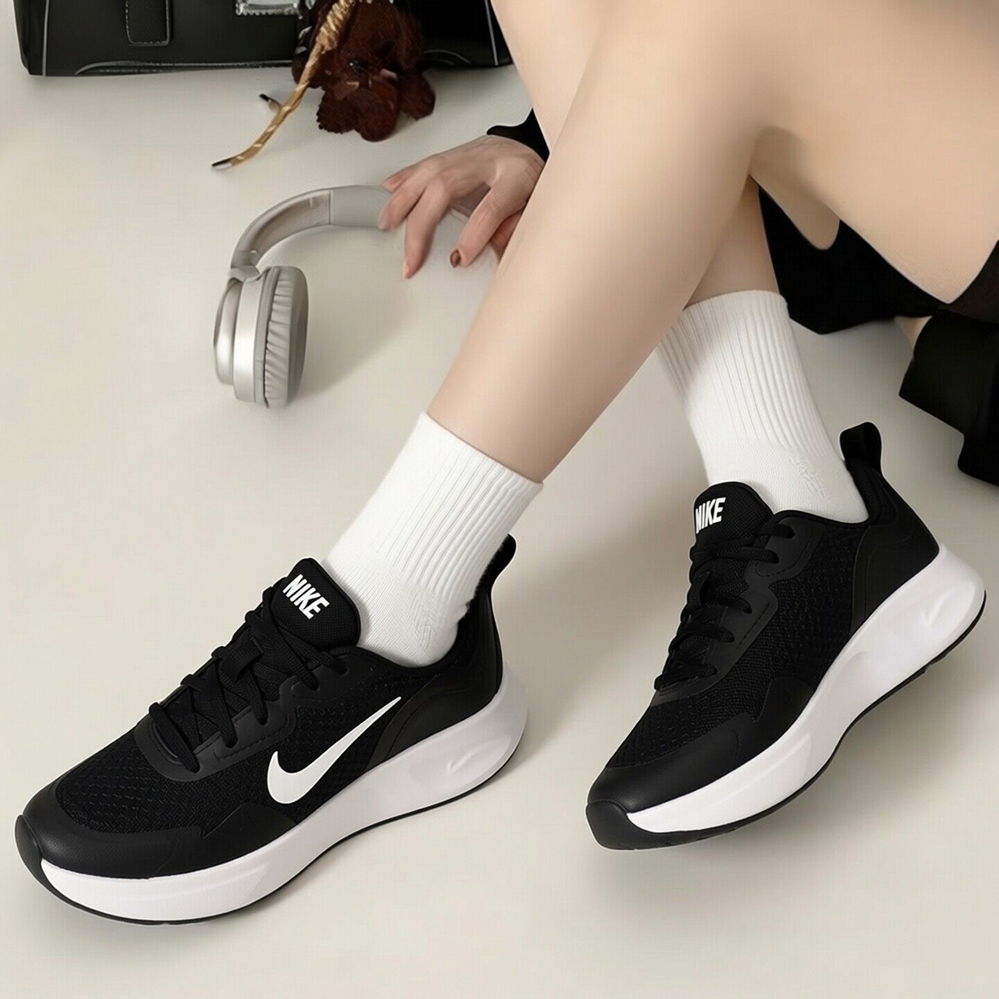 NIKE耐克鞋子女鞋运动鞋新款网面透气休闲鞋轻便缓震黑白色跑步鞋