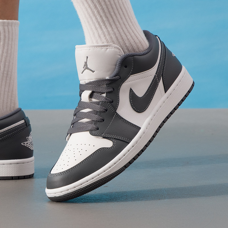 耐克（NIKE）男鞋 2025新款夏季AJ1篮球板鞋时尚潮流低帮耐磨轻便