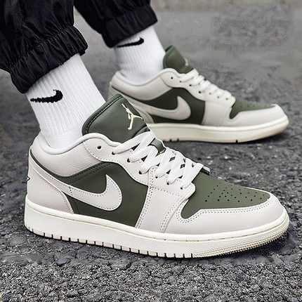 NIKE耐克官方旗舰男鞋女鞋2025冬季款AIR JORDAN 1情侣鞋低帮板鞋