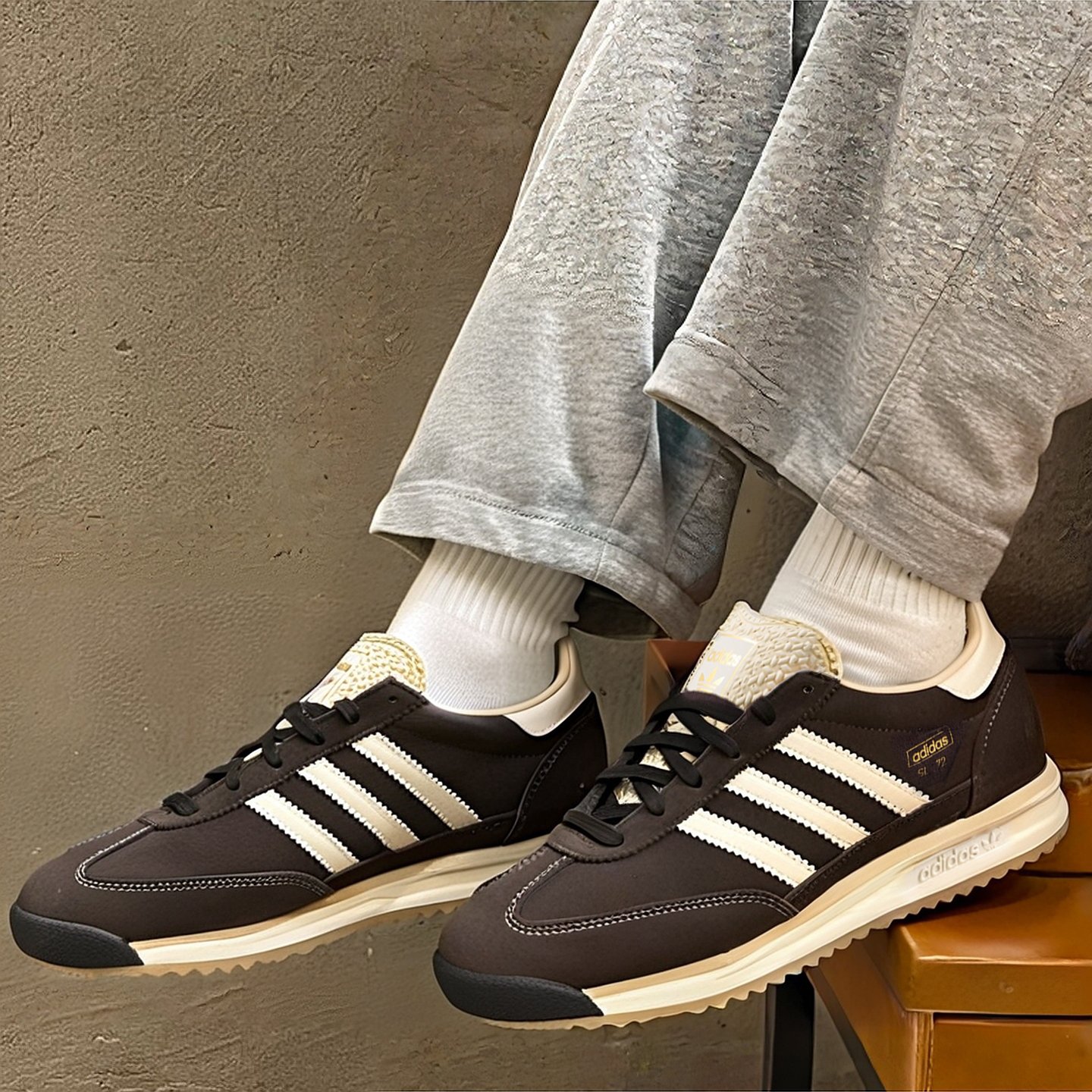 阿迪达斯三叶草男鞋女鞋2025秋冬季新款运动鞋复古时尚缓震休闲鞋