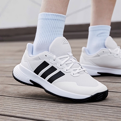 阿迪达斯白色网球鞋男鞋26夏季新款运动鞋训练缓震休闲鞋KI0781