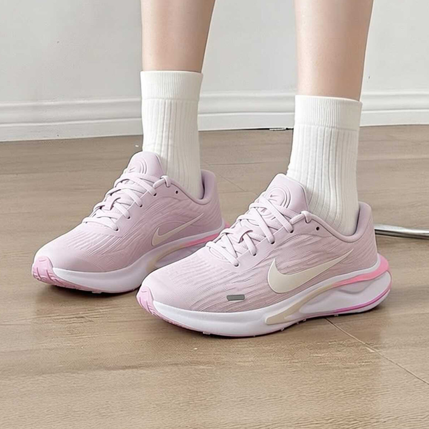 NIKE耐克跑步鞋女鞋秋季新款粉色鞋子健身训练运动鞋户外慢跑鞋女