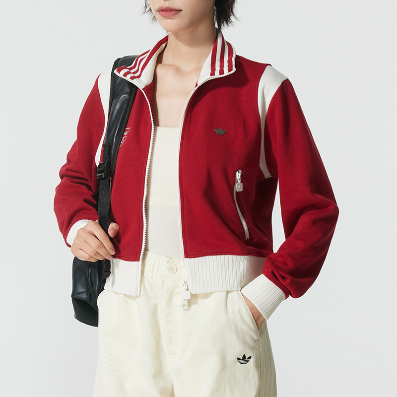 阿迪达斯三叶草外套女装红色25冬季立领短款休闲针织运动服KG8221