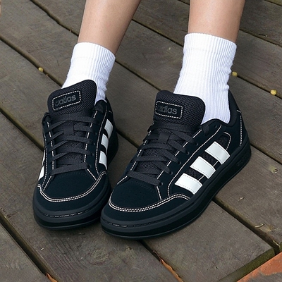 adidas阿迪达斯黑色厚底休闲鞋男女鞋26新款低帮板鞋运动鞋JR9819