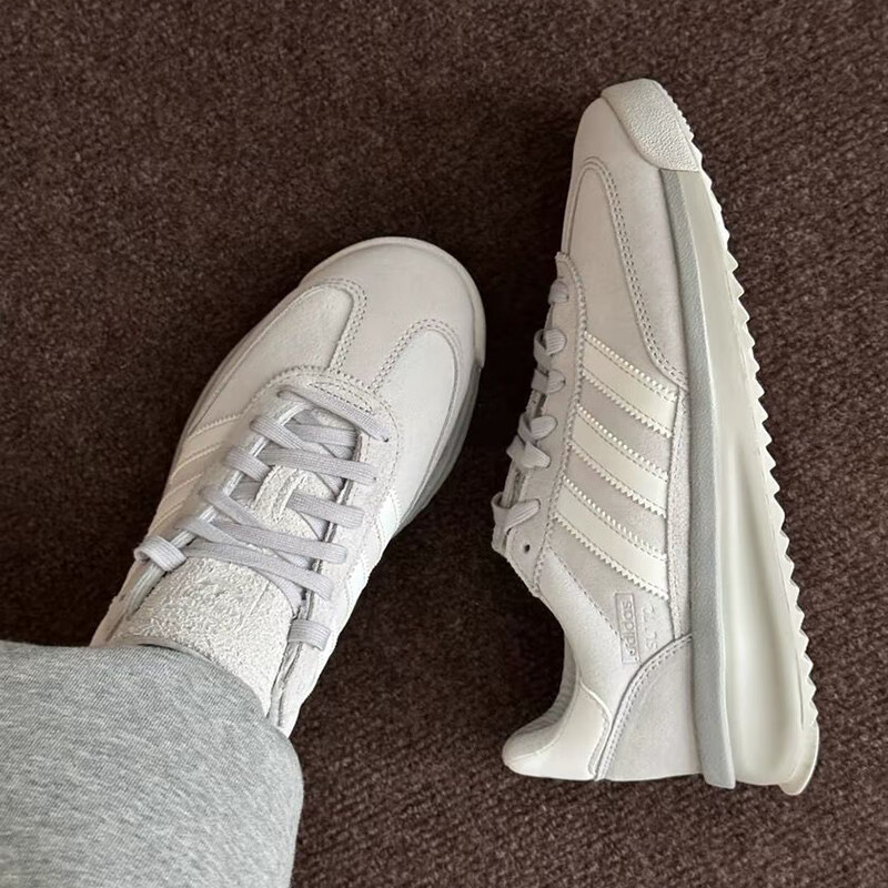 阿迪达斯休闲鞋男鞋女鞋冬季新款三叶草运动鞋复古跑步鞋JH5090