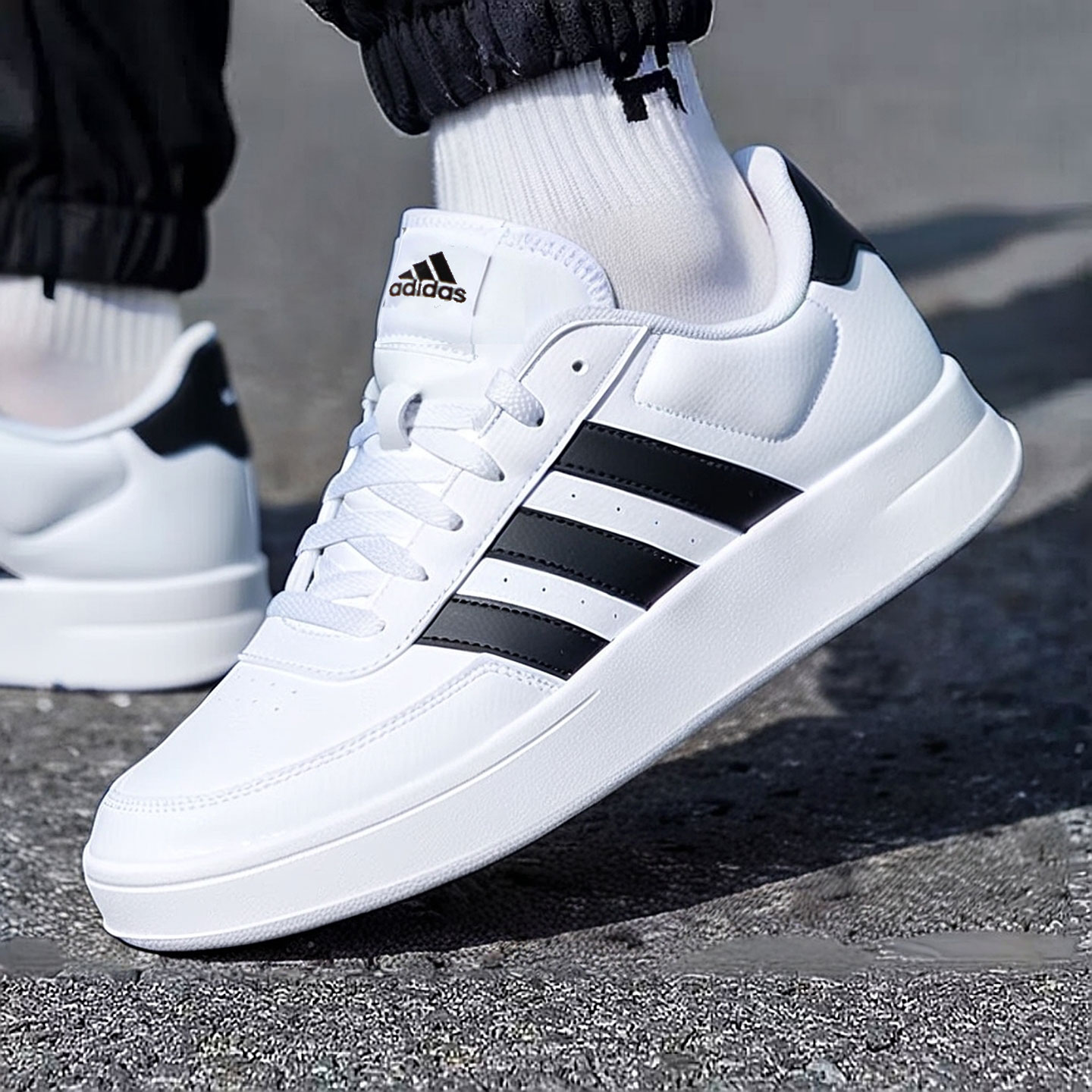 阿迪达斯正品男鞋低帮板鞋休闲鞋2025冬季新款缓震轻便透气运动鞋