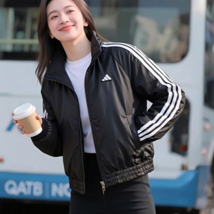 阿迪达斯外套女装梭织夹克26新款春运动服宽松立领跑步防风KS0039