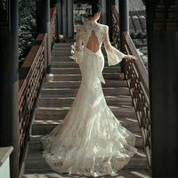 白小仙中式復(fù)古蕾絲魚尾輕婚紗