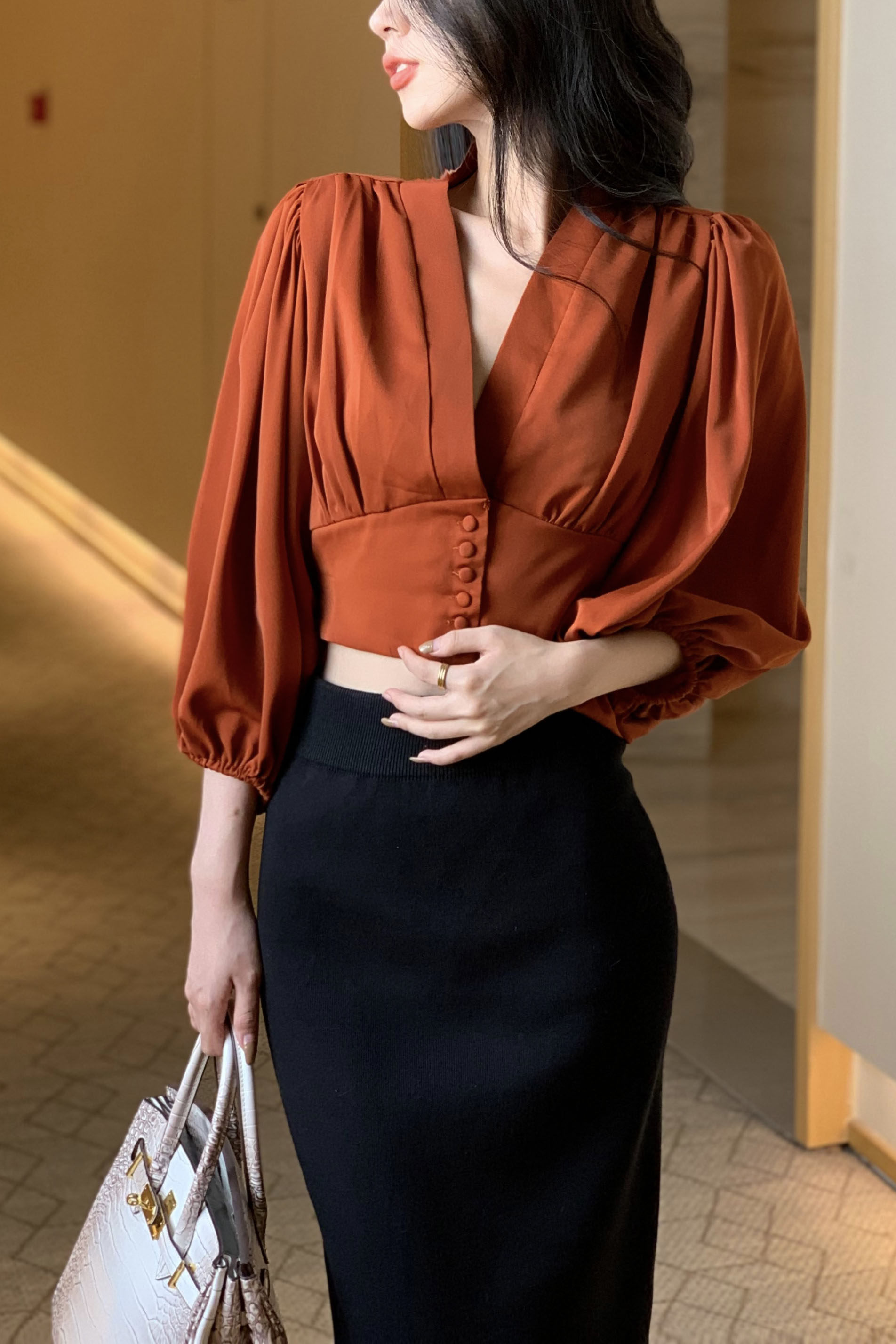 昭和复古vintage泡泡袖上衣焦糖色收腰纽扣轻熟上衣v领长袖初秋女