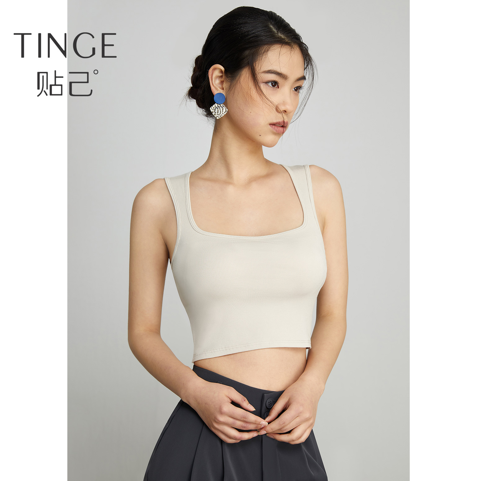 TINGE针织方领带胸垫小背心