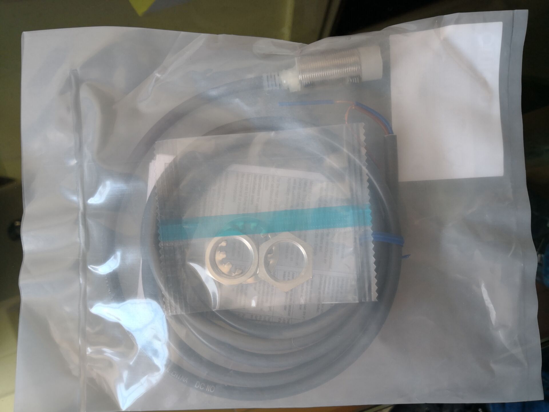 接近开关E2E-X8MD1 X10ME1 X10MF1 X14MD1 X10E1 X18ME1 X10D1 -Z