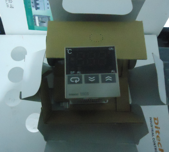 现货温控器 温控仪表E5CS-Q1KJ E5CS-R1KJ E5CS-RKJ E5CS-QKJ