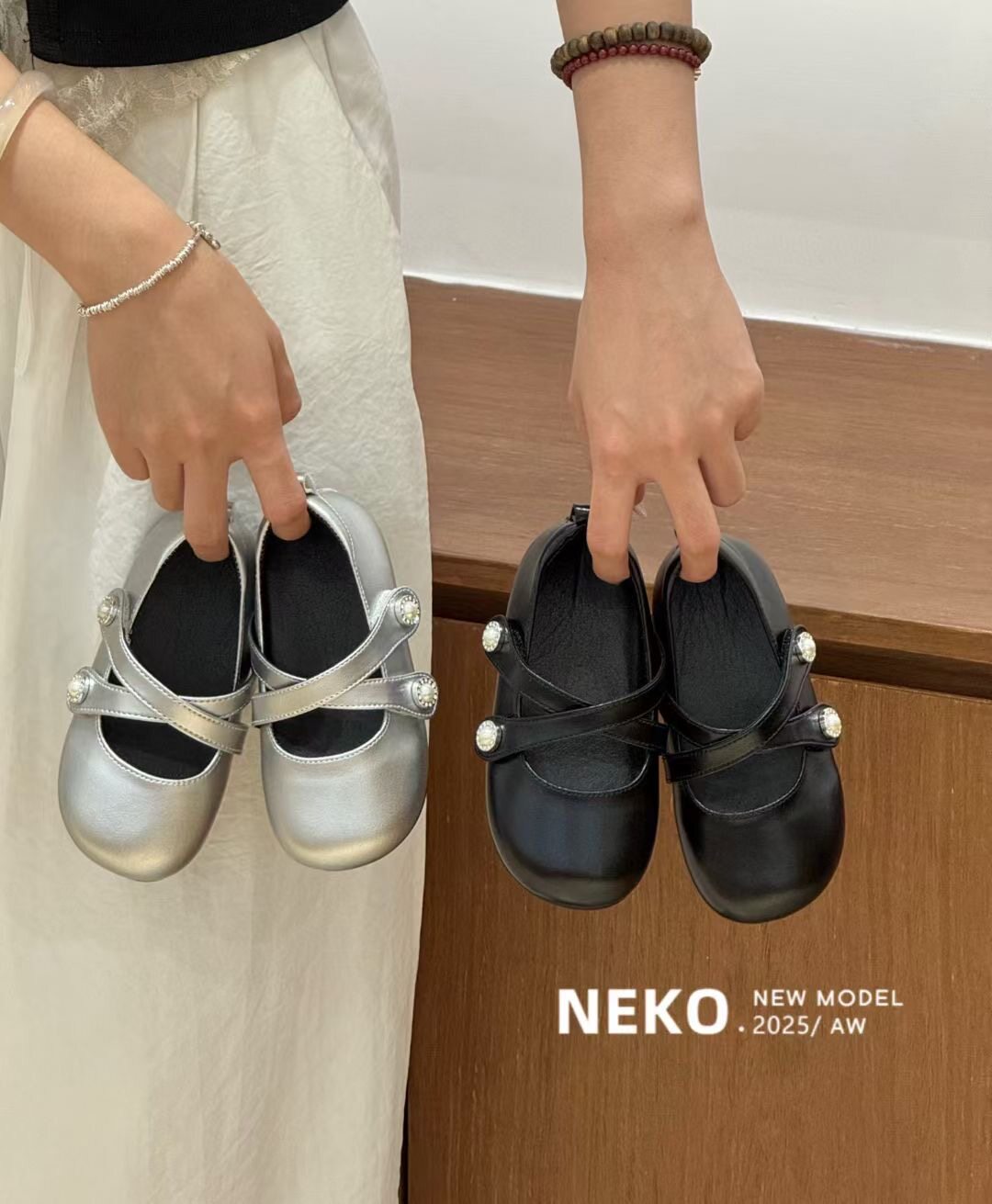 neko童鞋2025新款女童银色皮鞋双带魔术贴软底防滑韩版单鞋公主