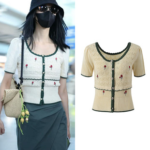 针织开衫 陈都灵明星同款 甜美清新钩花方口领修身 新款 上衣 2025夏季