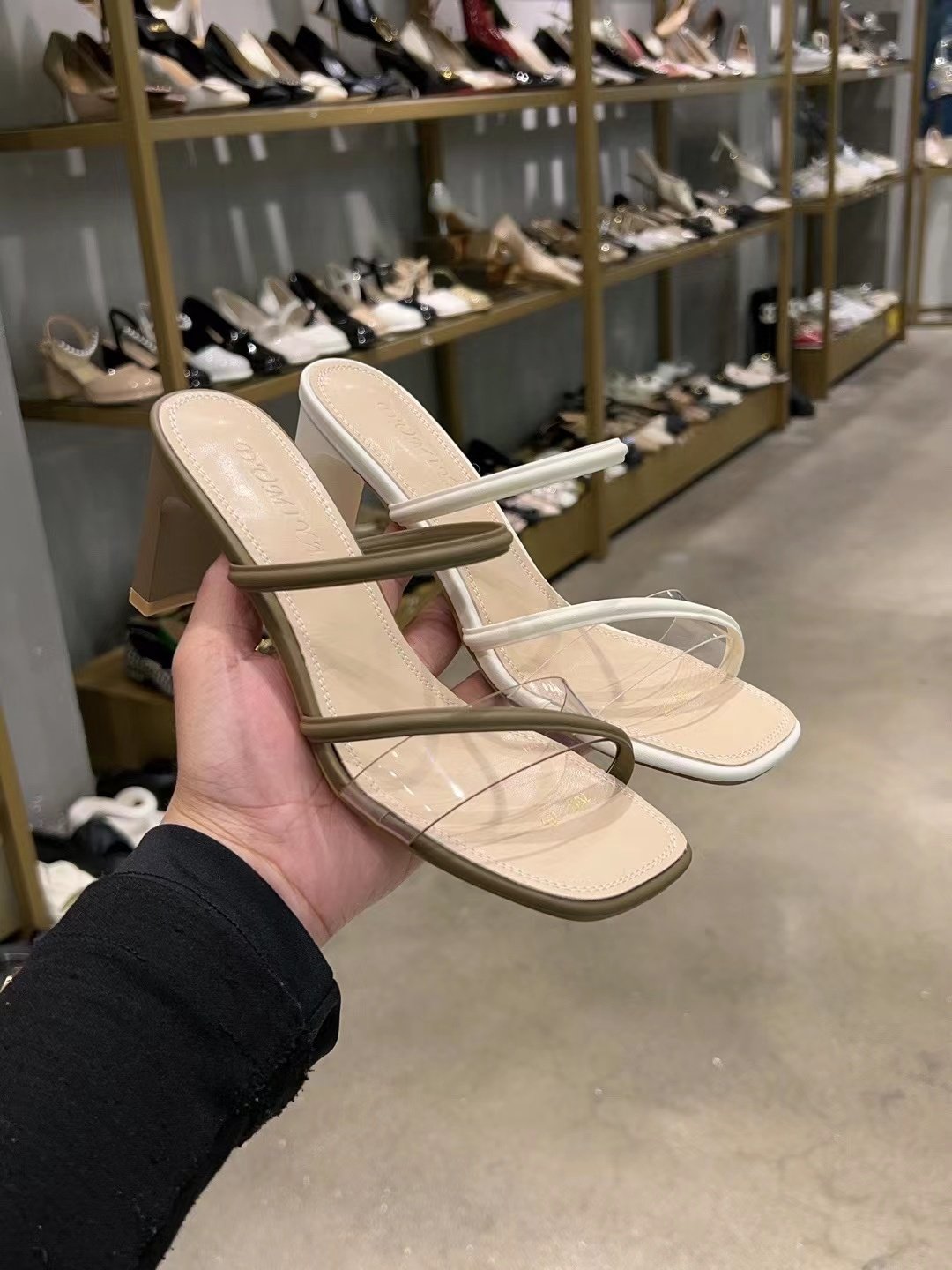 韩版7厘米粗跟凉拖鞋女夏季新款仙女风网红一字带时尚爆款凉鞋女