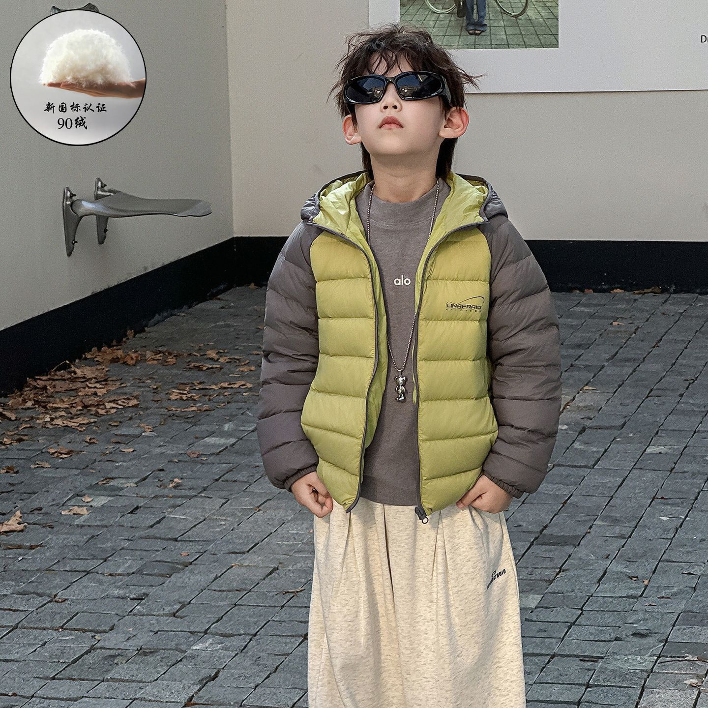 男童轻薄保暖白鸭绒羽绒服外套