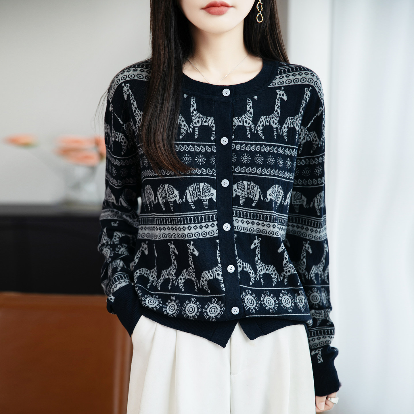 品牌正品春秋新款时尚圆领开衫女民族风提花羊毛宽松百搭打底外搭,女装/女士精品,毛针织衫,淘宝优惠券,粉丝福利购,淘宝优惠卷