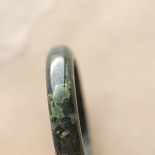 #孤品# 在独处的寂静里，凿刻哲思的光芒 - 梅花玉手镯，圈口59.5