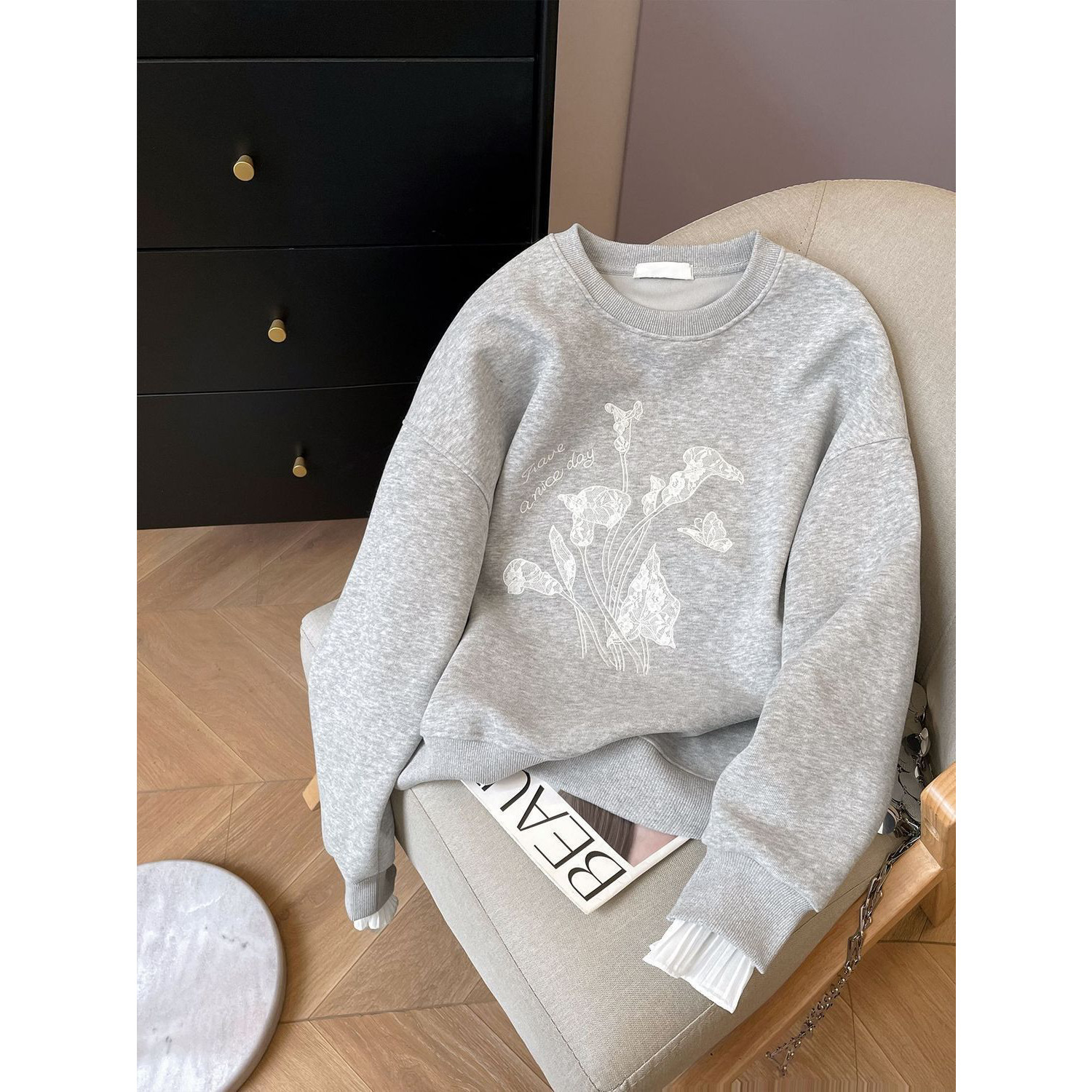 休闲拼接蕾丝绣花刺绣设计感上衣