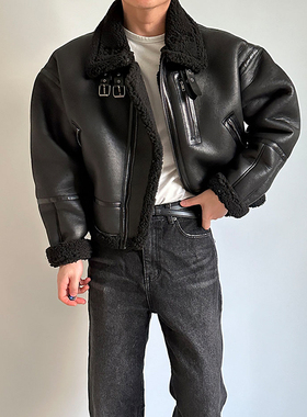 魔吉达韩国男装挺阔重磅羊羔毛内里仿皮毛一体PU夹克外套-JK3030