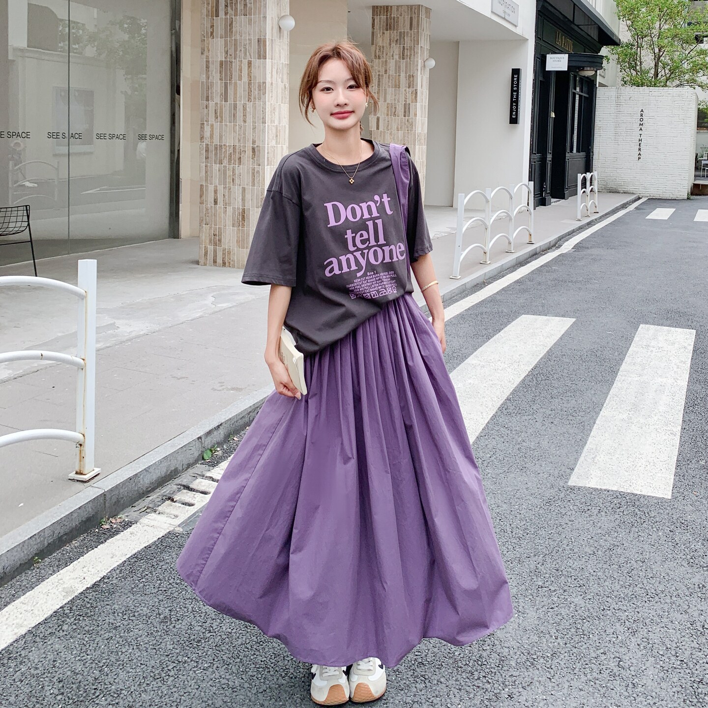 松弛感紫色显瘦套装裙女2025夏新款韩系字母印花T恤半身裙两件套图片
