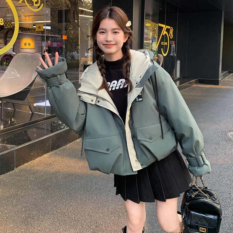 墨绿色冲锋衣羽绒服女冬2025新款工装白鸭绒外套流行短款小个子图片