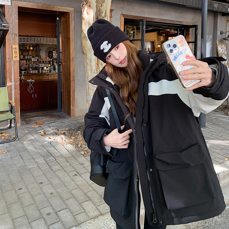 黑色工装羽绒服女中长款2025冬季新款设计感超好看90白鸭绒外套潮图片