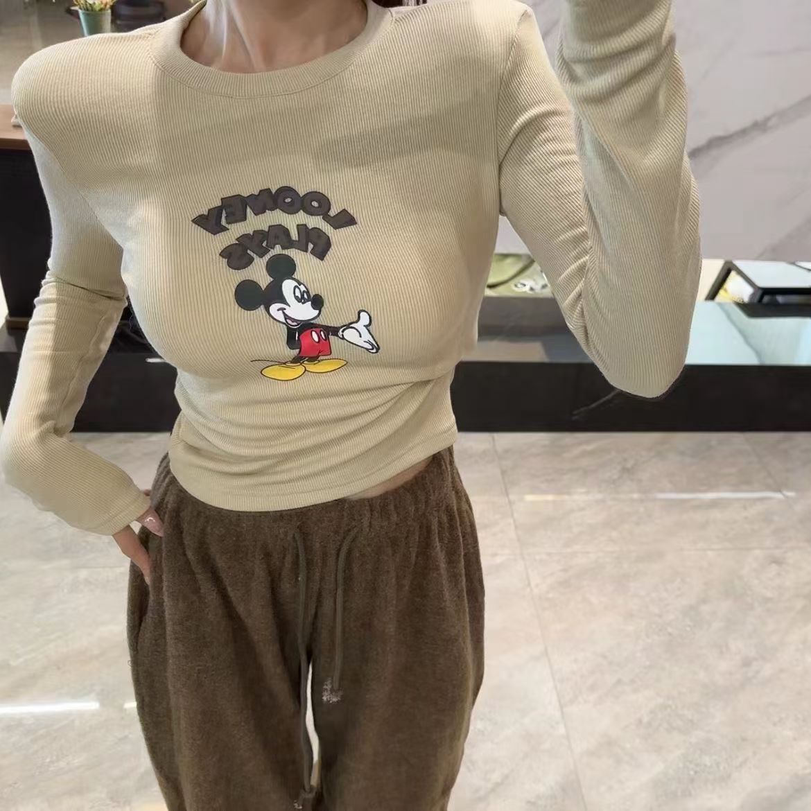 冬季新款修身显瘦学院风辣妹显瘦弹力减龄卡通打底磨毛长袖T恤女