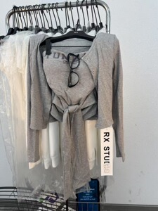 辣妹字母印花无袖背心2025夏季新款修身抹胸上衣两件套