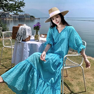 风海边搭新疆宽松裙子云南旅游大码波女装蕾丝度假连衣裙穿西米亚