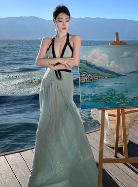 绝美多巴胺氛围感度假风薄荷绿挂脖深V裹胸镂空露背气质吊带长裙