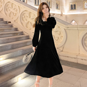 丝绒连衣裙女2026春季 法式 复古茶歇长袖 气质长裙方领赫本风小黑裙