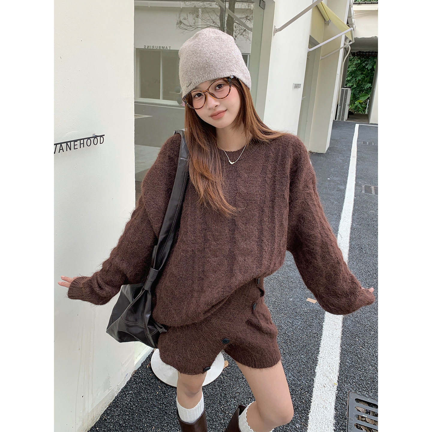 韩版慵懒松弛感毛衣套装2025秋冬新款毛衫上衣+短裤三件套配围巾