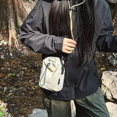 ins运动小挎包女款户外运动徒步登山斜挎包男生抽绳单肩小背包女