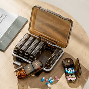 USAR高档药盒便携式一日三餐提醒吃药一周七天防水密封药品收纳盒