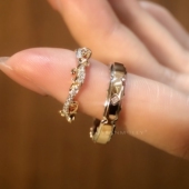 迪伦茉莉多瑙河戒指情人节礼物S925纯银镀18K金闭口情侣对戒定制