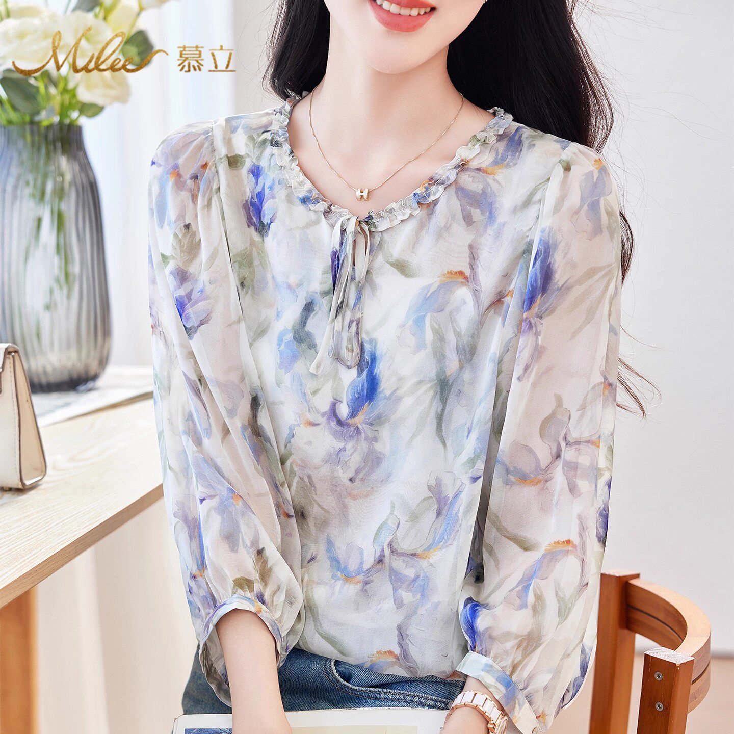 2025新款真丝衬衫女士显瘦印花优雅百搭桑蚕丝系带上衣