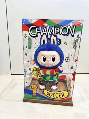 亚克力防尘罩展示盒适配FIFA世界杯联名拉布布搪胶毛绒公仔展示柜