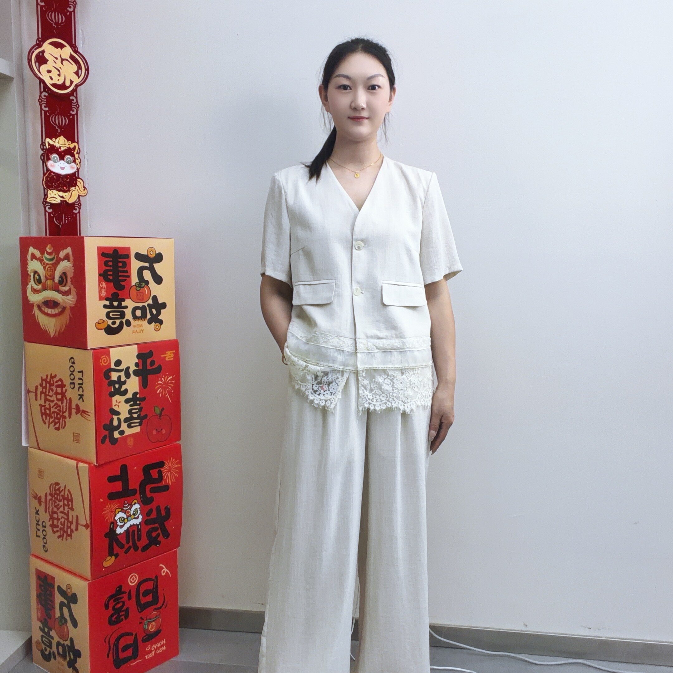 两件套蕾丝镂空花边老钱风麻料套装女夏新款马甲阔腿裤时尚二件套