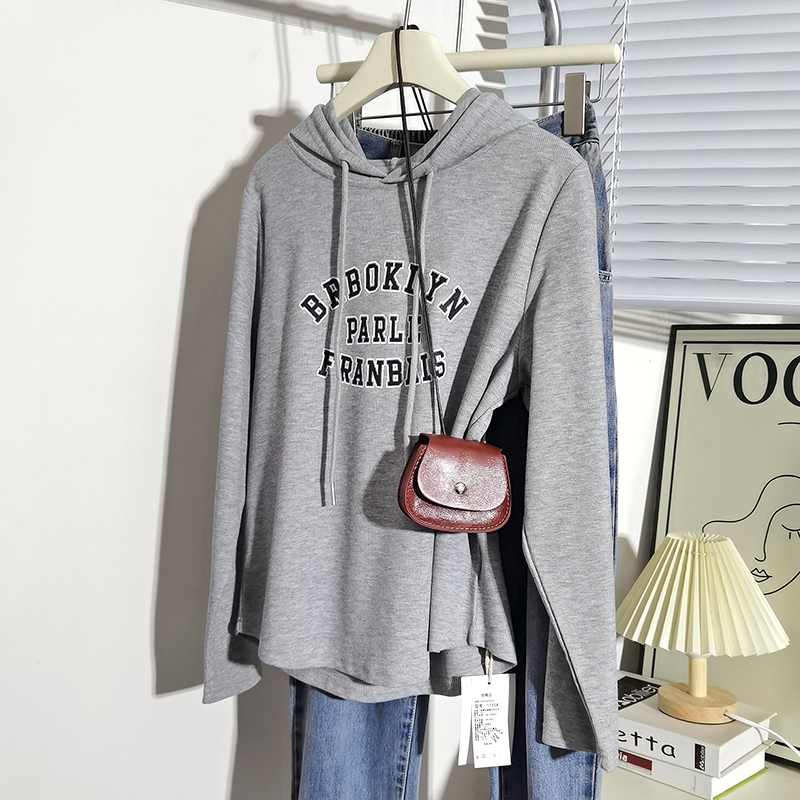 薄款灰色连帽卫衣女秋季2024新款字母印花小个子长袖春秋套头上衣