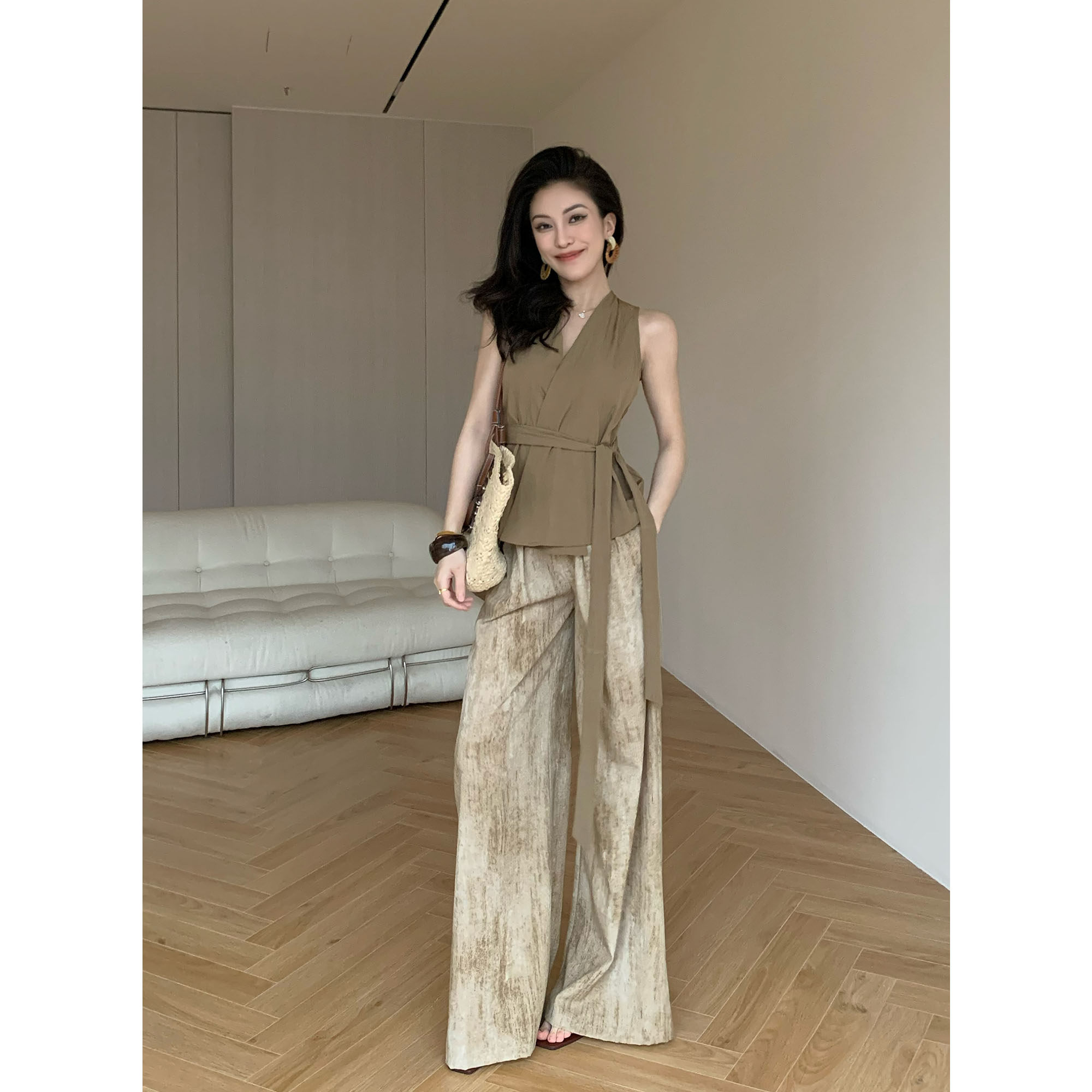 时尚百搭夏季设计感直筒裤