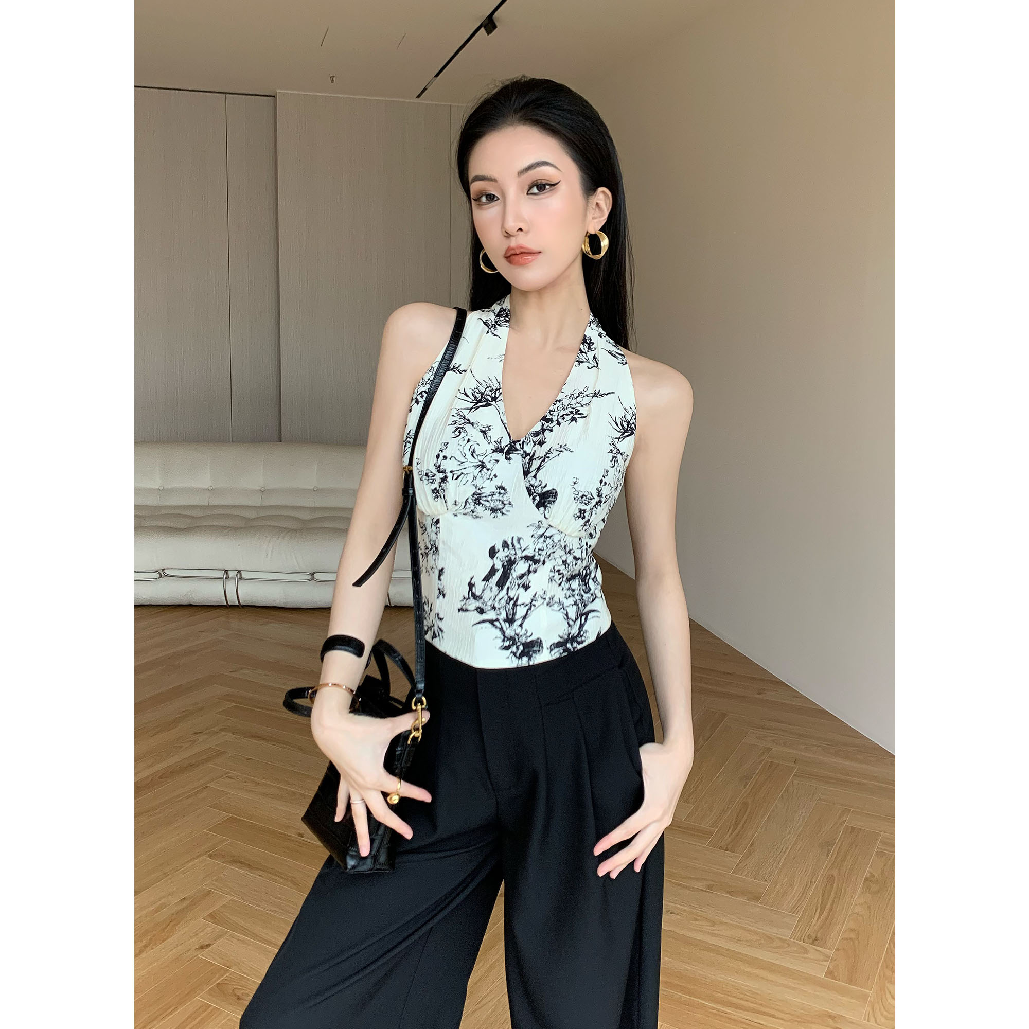 辣妹气质碎花设计感上衣