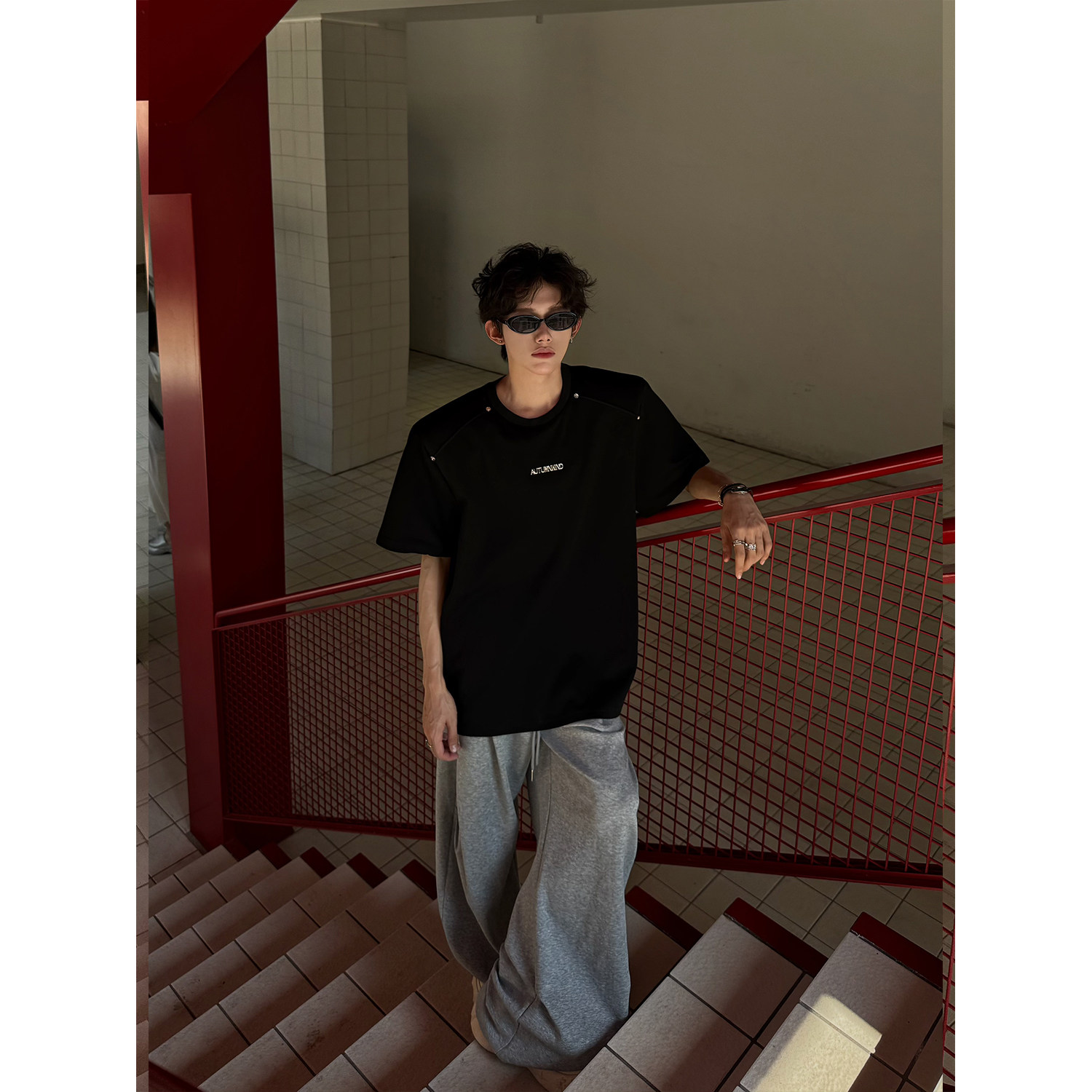 C316T8327P48夏装新款短袖T恤黑色垫肩设计tee时尚百搭松弛感,男装针织衫/毛衣,电商C316